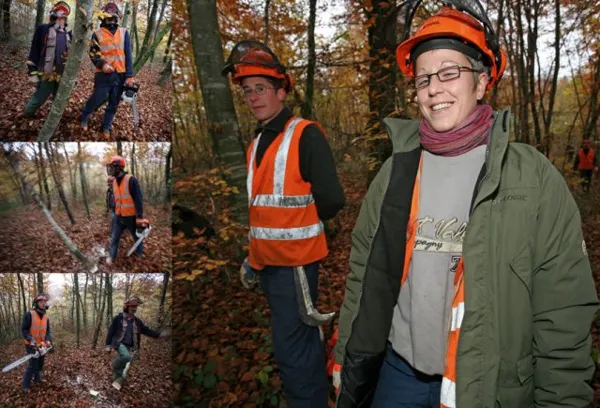 ELAGUEURS GRIMPEURS

Spécialiste dans la taille des arbres, qui met en œuvre des techniques de grimper et déplacement sur cordes.

« Un métier physique mais passionnant, où nous avons la sensation de participer quotidiennement au maintient d’un patrimoine vivant, grâce à une parfaite connaissance des arbres. »

Loïc JEANGUYOT (à gauche), Richard TISSOT (à droite), stagiaire en formation pour adulte au CFPPA de Chateaufarine et dans la Sté Vert Tiges – Besançon (25)