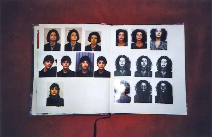 Autodispersée, photographie 26 sur 98