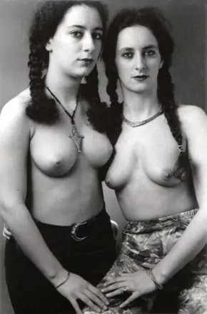 Femme à nattes, photographie 6 sur 13